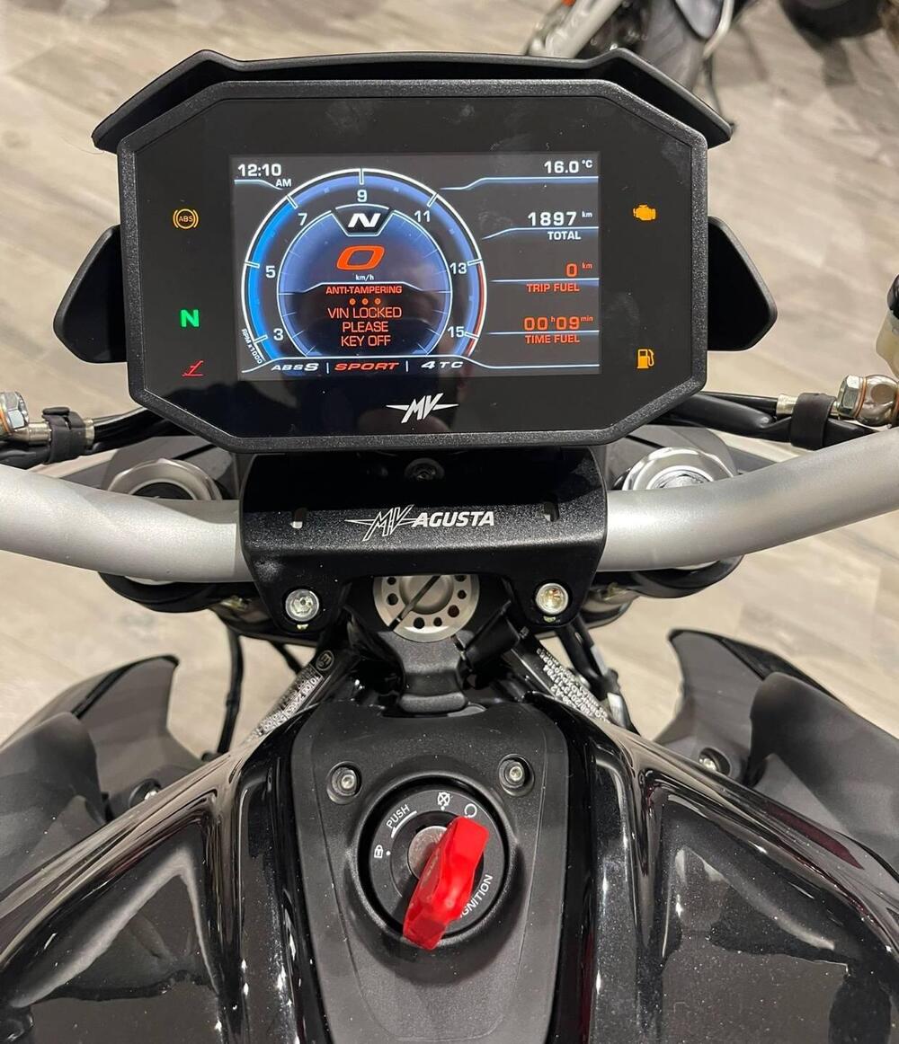 MV Agusta Brutale 800 R (2023 - 25) (9)