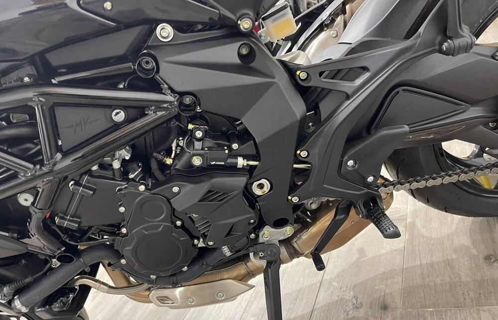 MV Agusta Brutale 800 R (2023 - 25) (12)