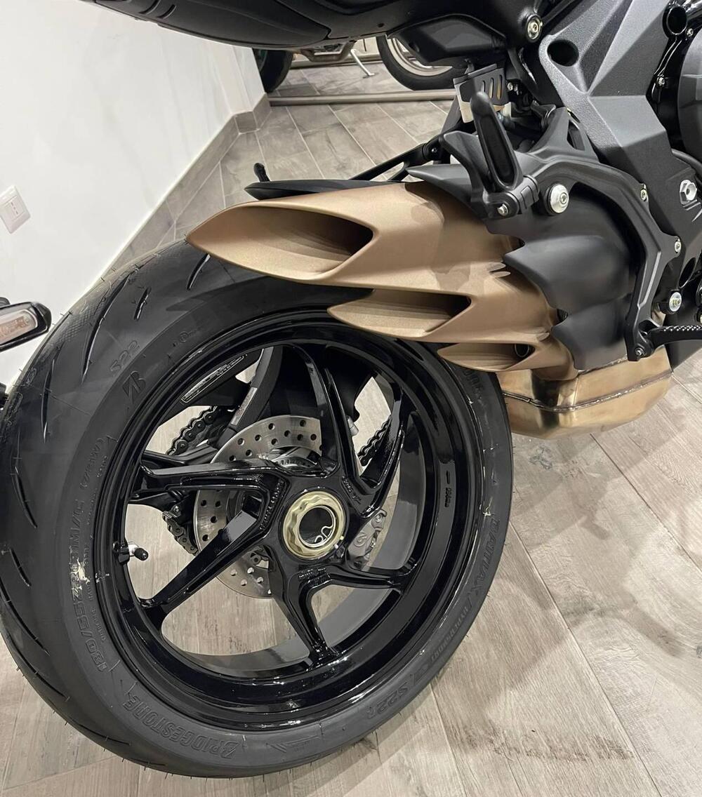 MV Agusta Brutale 800 R (2023 - 25) (15)