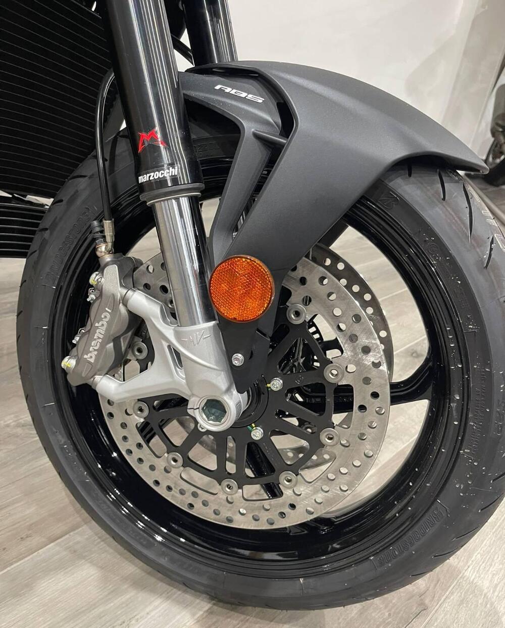 MV Agusta Brutale 800 R (2023 - 25) (19)