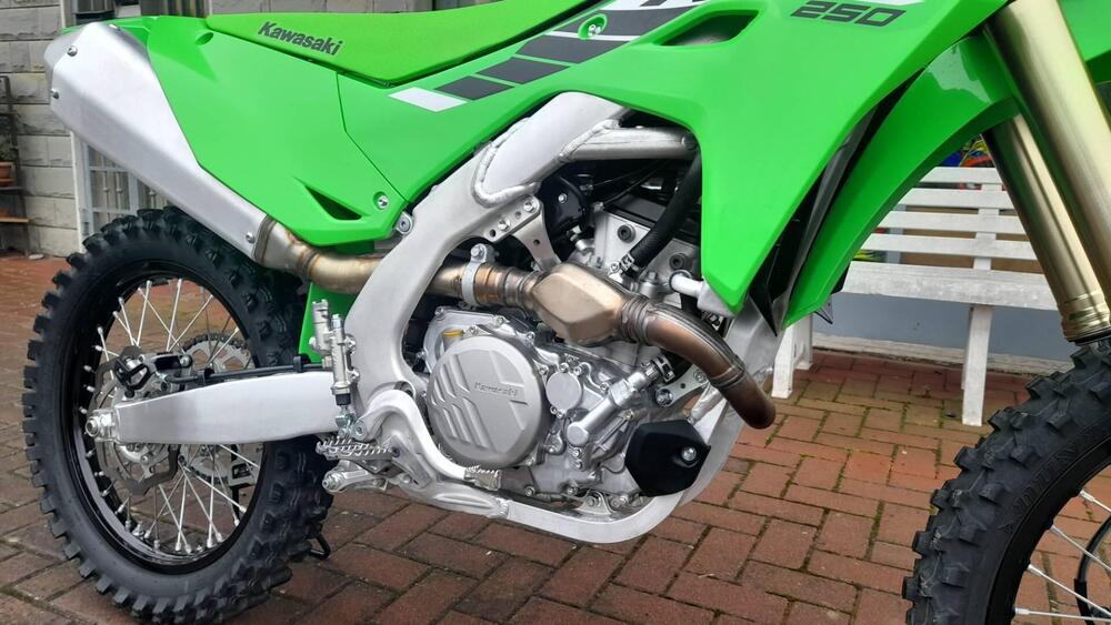 Kawasaki KX 250 (2025) (2)