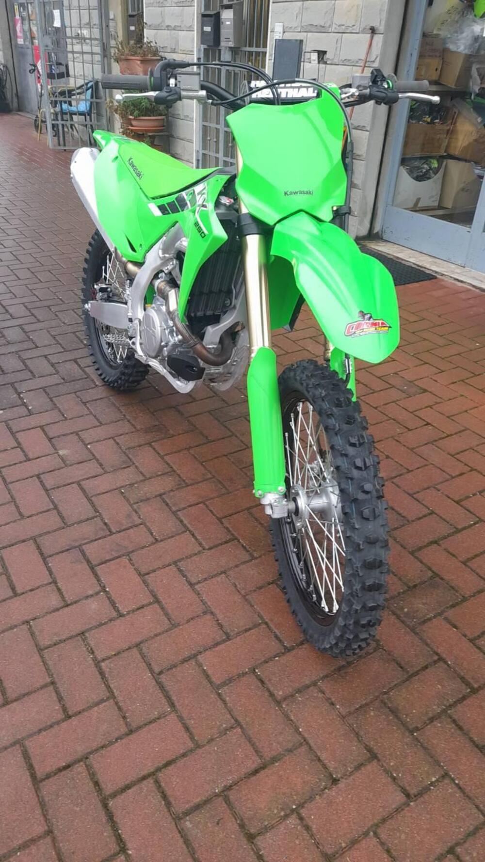 Kawasaki KX 250 (2025) (3)