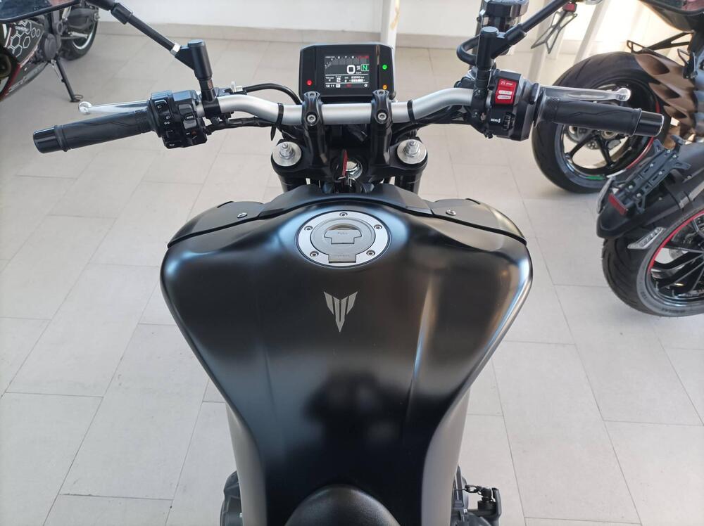 Yamaha MT-09 (2021 - 23) (9)