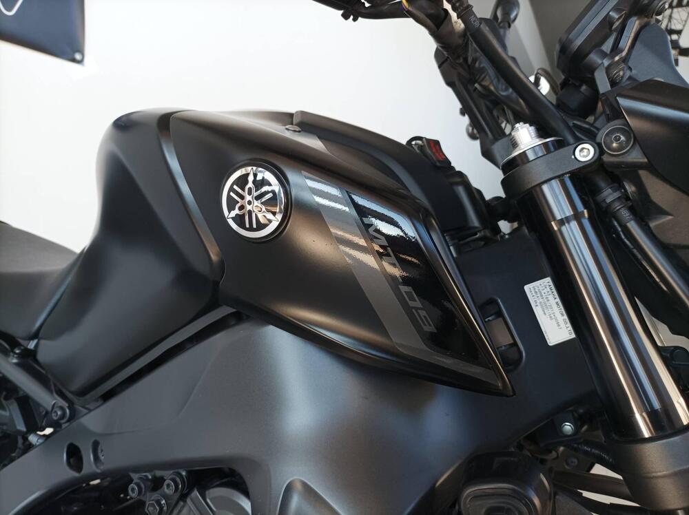 Yamaha MT-09 (2021 - 23) (11)