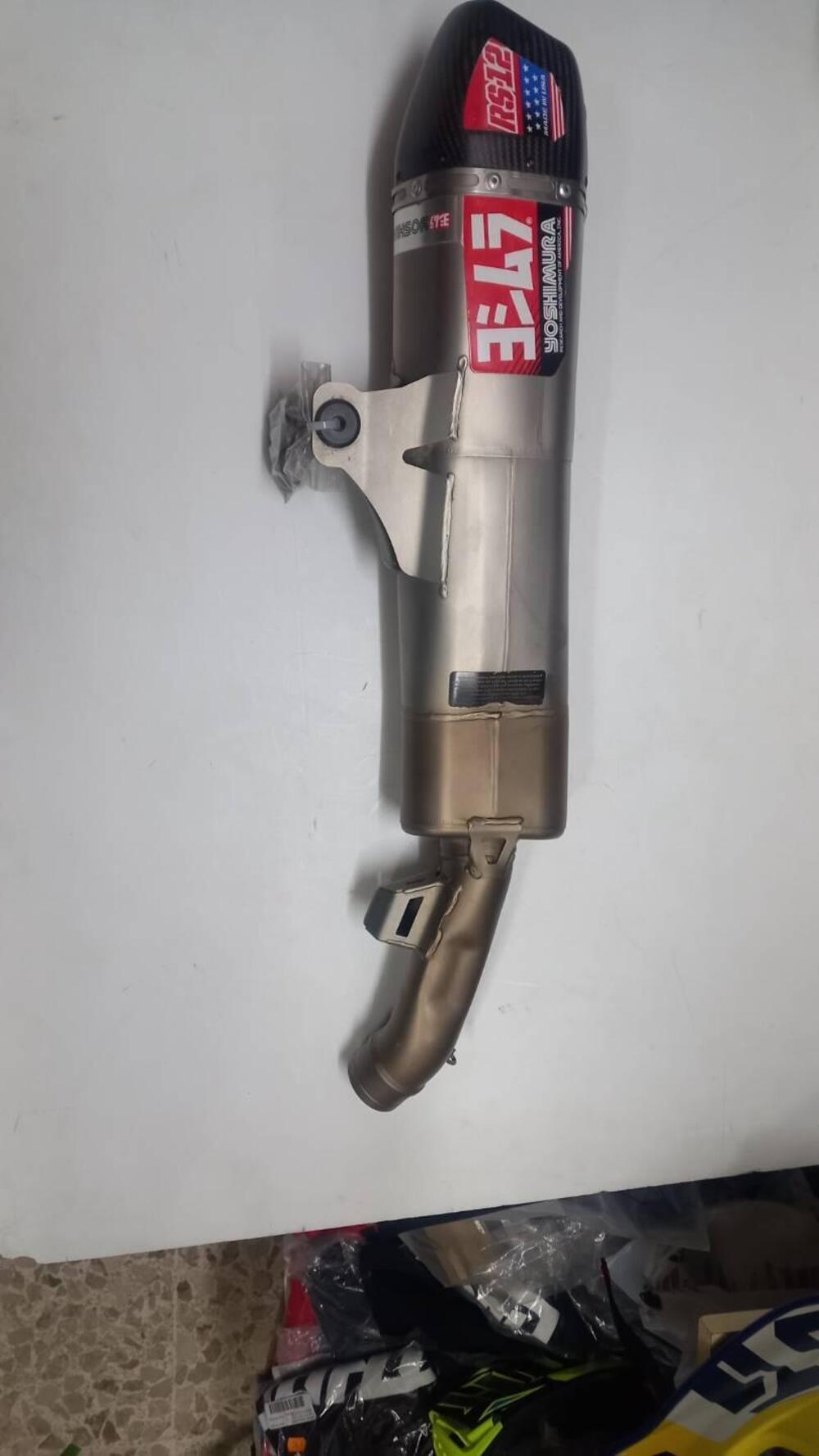 Marmitta yoshimura con finale in carbonio crf 250 (4)