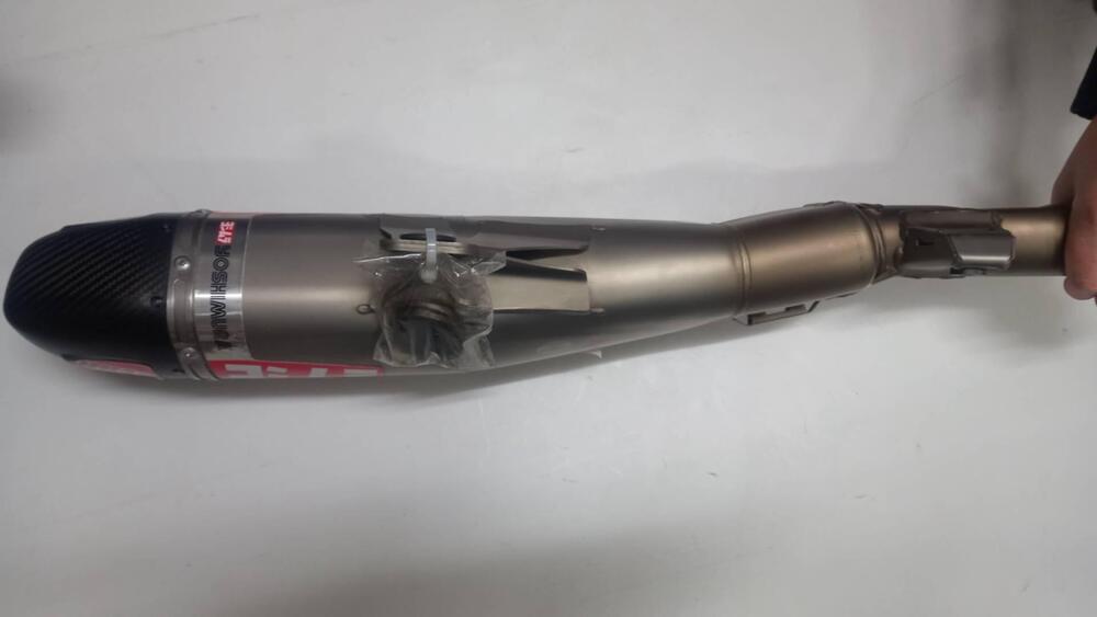 Marmitta yoshimura con finale in carbonio crf 250 (3)