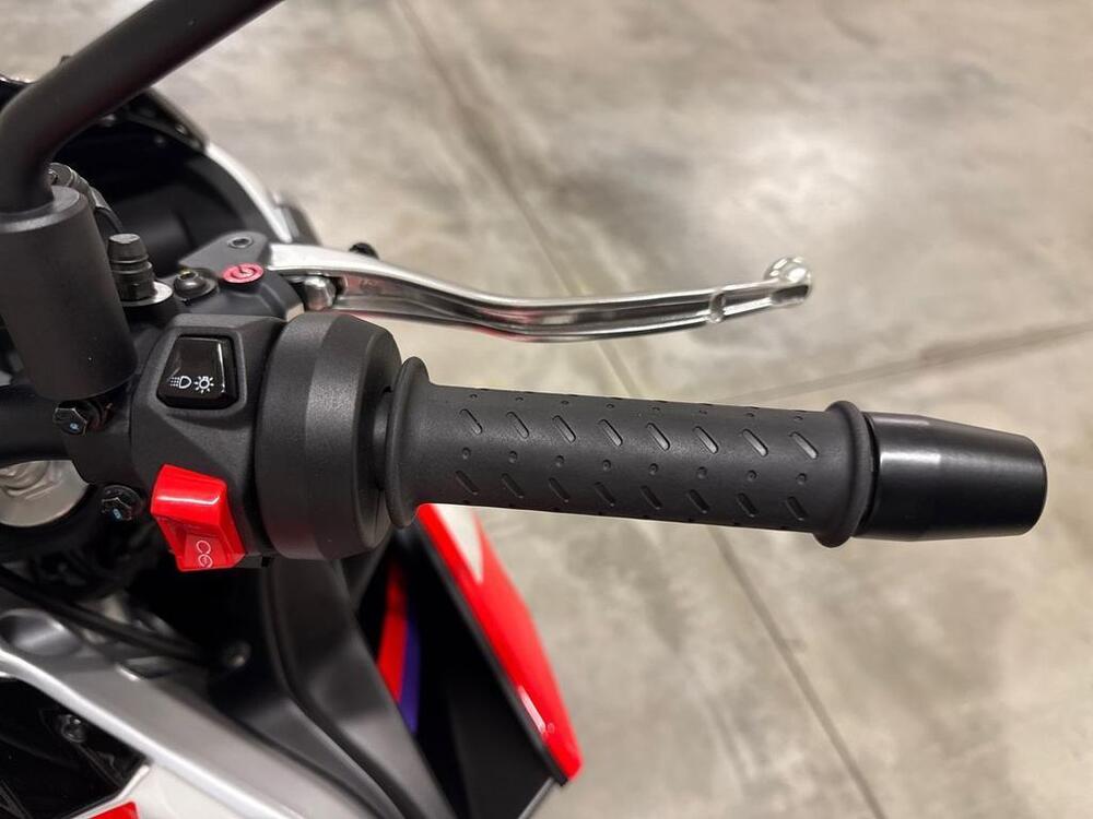 Aprilia Tuono 660 Factory (2022 - 24) (8)