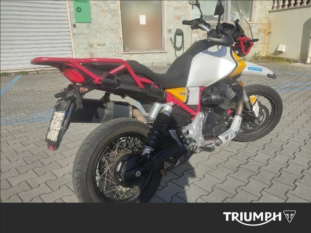 Moto Guzzi V85 TT Evocative Graphics (2021 - 23) (4)