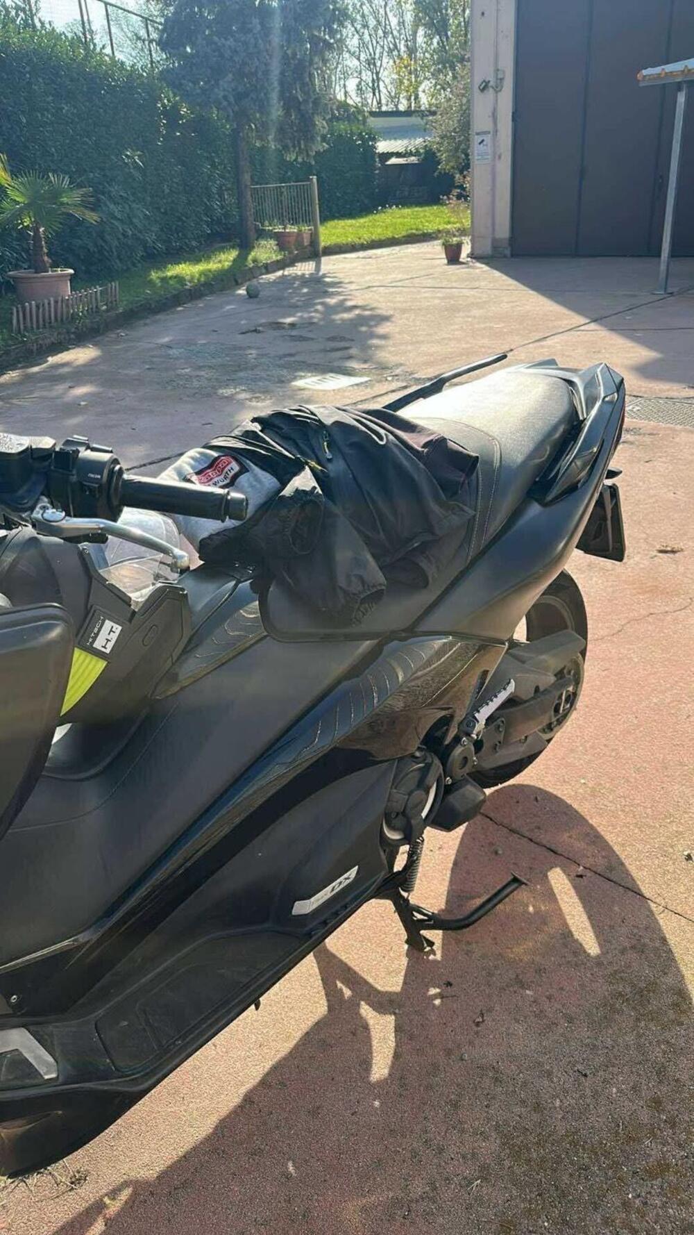 Yamaha T-Max 530 DX (2017 - 19) (4)