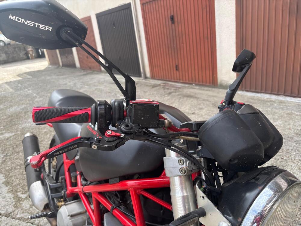 Ducati Monster 600 Dark (1998 - 01) (4)