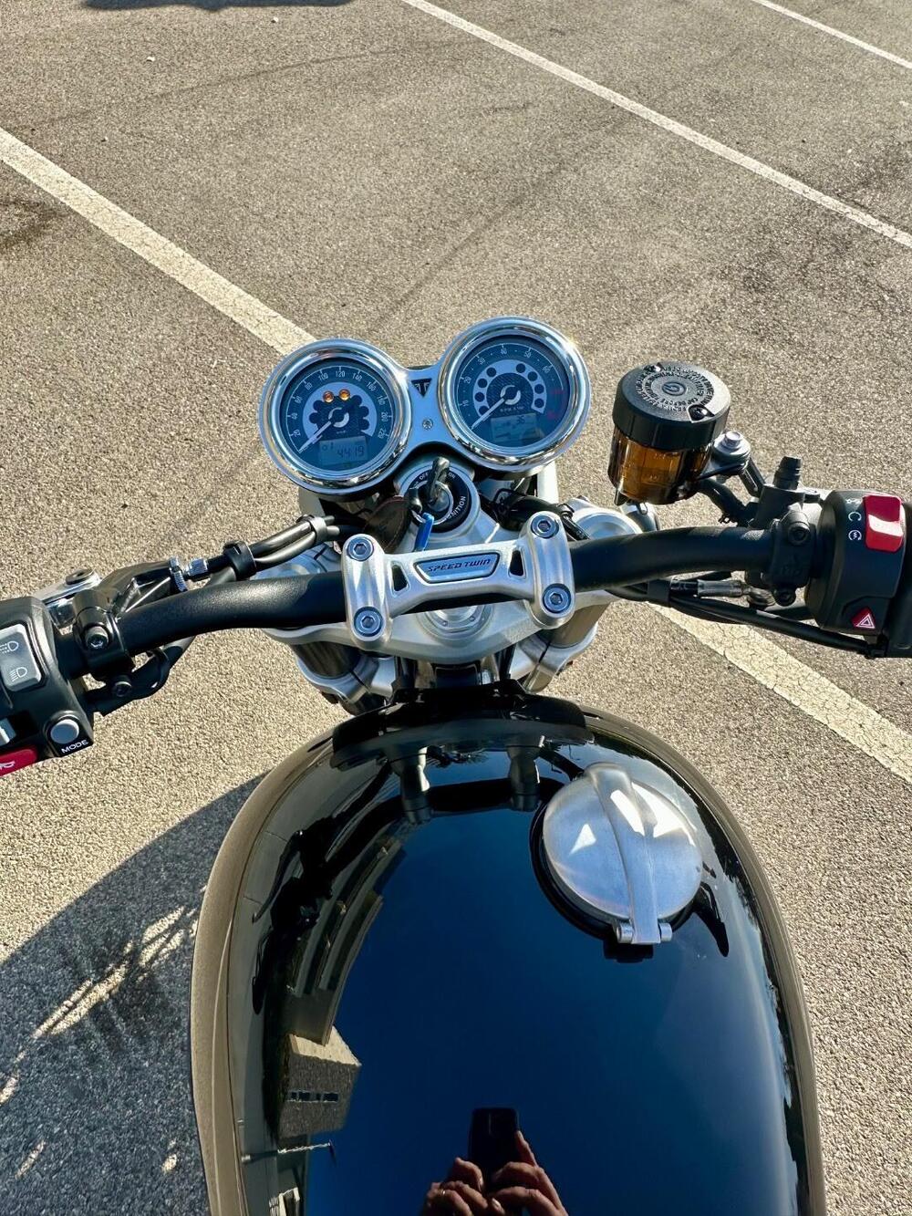 Triumph Speed Twin 1200 (2021 - 24) (10)