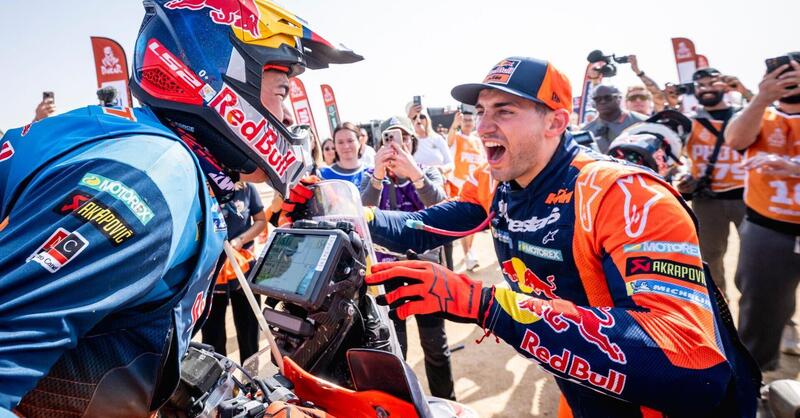 Dakar 2026. Finale. MICIDIALE COLPO DI SCENA! E i vincitori sono: Luciano Benavides, KTM; Nasser Al Attiyah e Fabian Lurquin, Dacia [VIDEO]