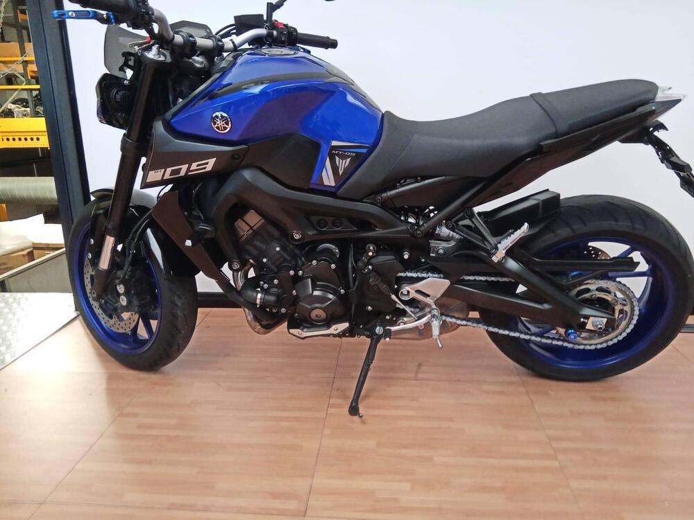 Yamaha MT-09 (2017 - 20) (2)