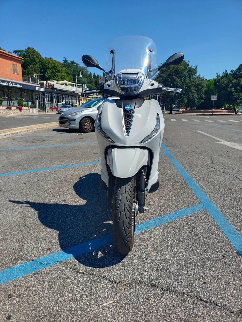 Piaggio Beverly 400 ABS-ASR (2021 - 24) (2)