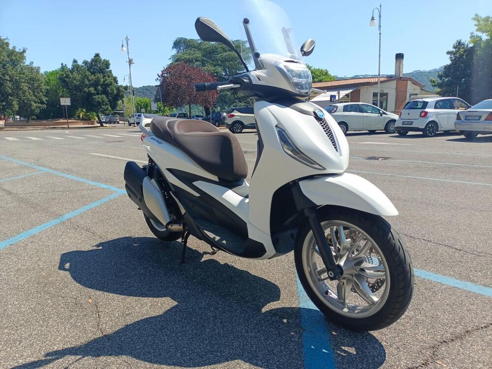 Piaggio Beverly 400 ABS-ASR (2021 - 24) (3)