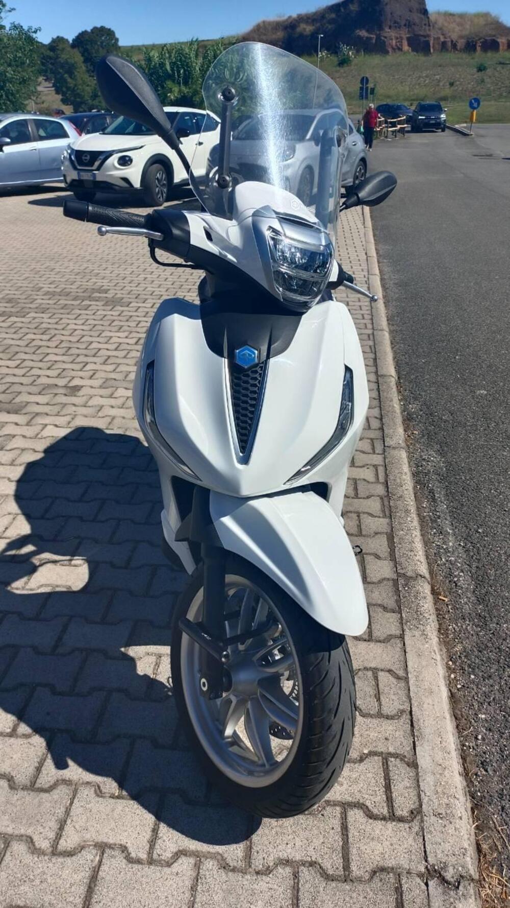 Piaggio Beverly 400 ABS-ASR (2021 - 24) (11)