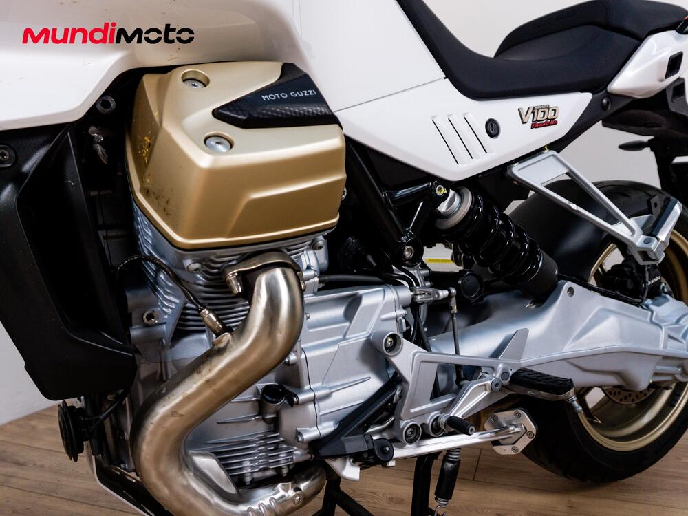 Moto Guzzi V100 Mandello (2022 - 24) (9)
