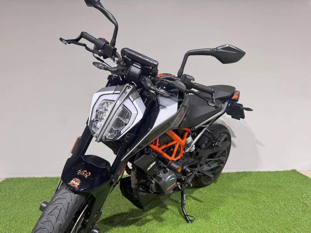 KTM 125 Duke (2021 - 23) (2)
