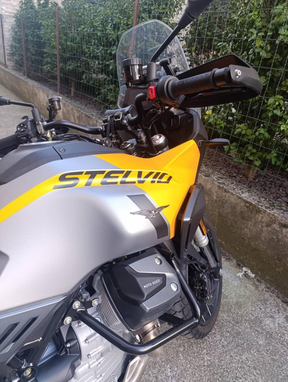 Moto Guzzi Stelvio (2024 - 26) (2)