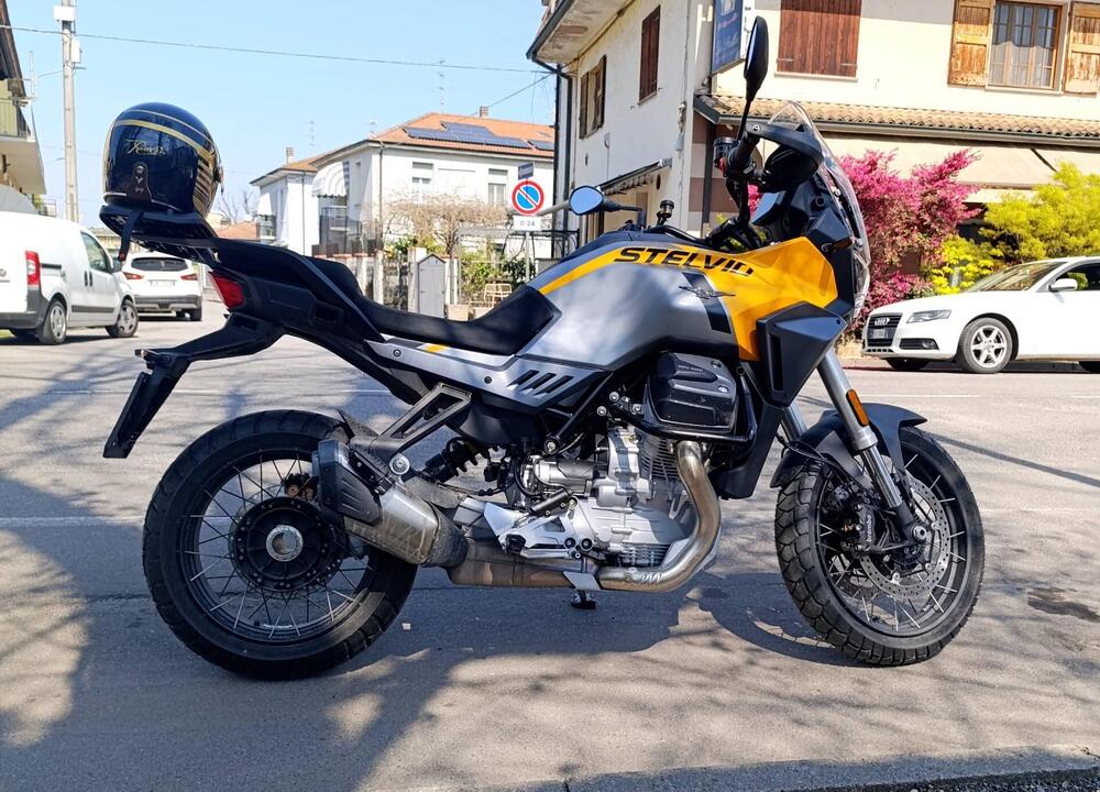 Moto Guzzi Stelvio (2024 - 26) (6)