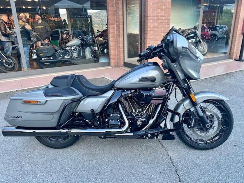 Harley-Davidson CVO Street Glide (2023)