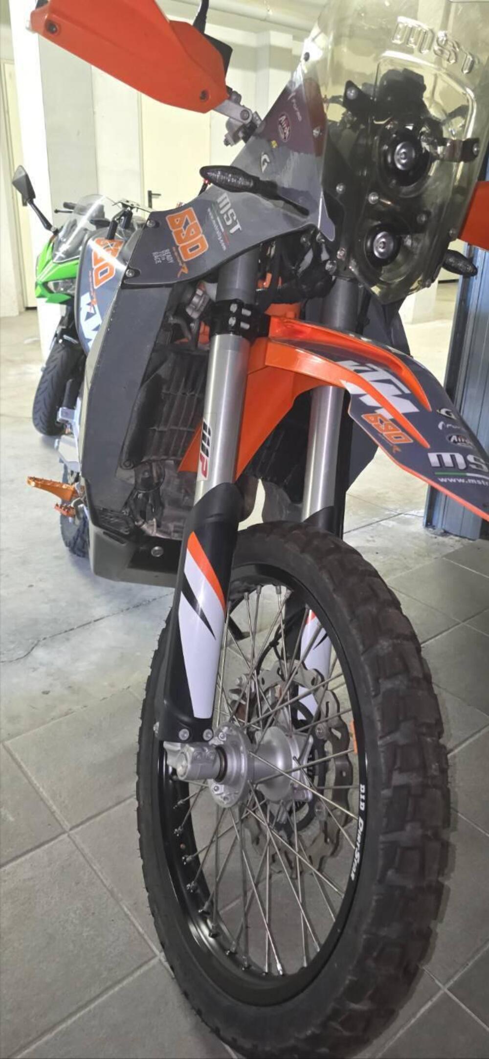 KTM 690 Enduro R (2022 - 25) (3)