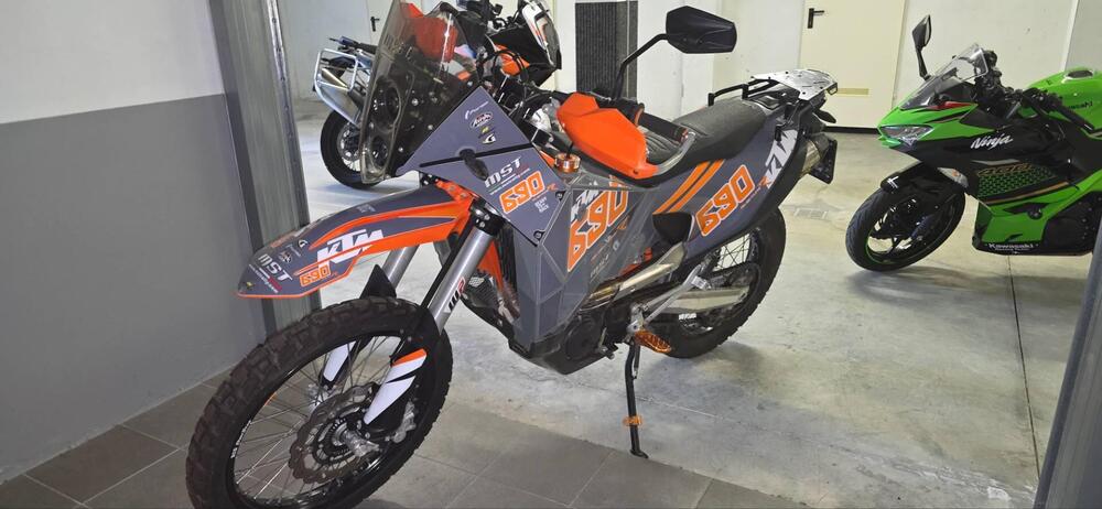 KTM 690 Enduro R (2022 - 25) (4)