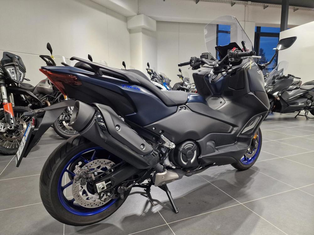 Yamaha T-Max 560 (2022 - 24) (5)