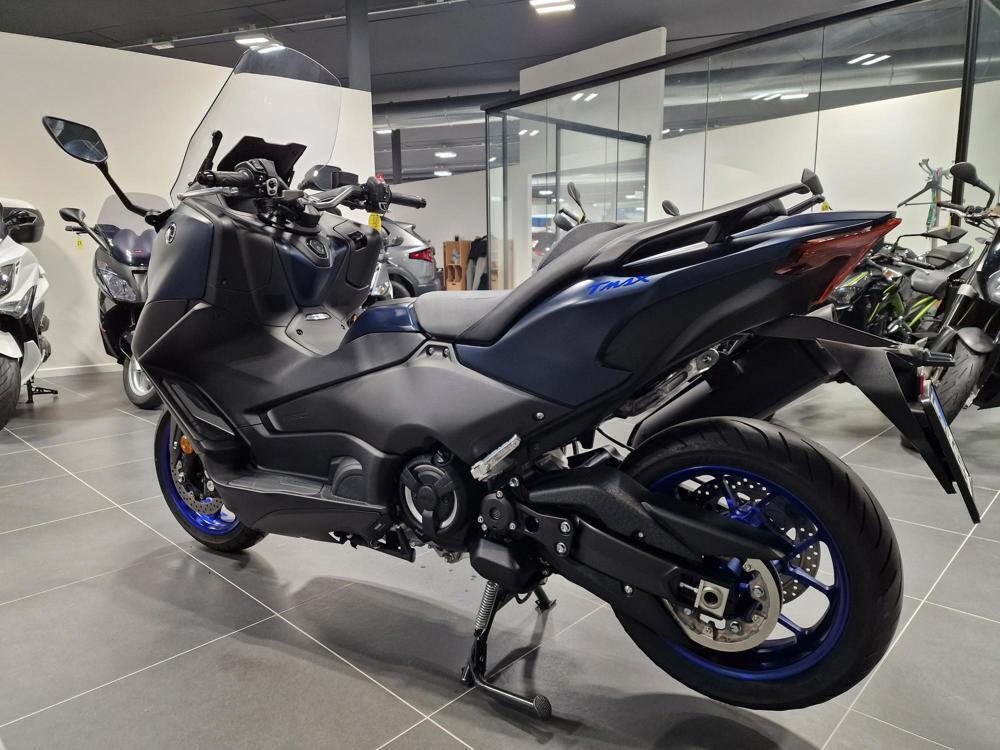 Yamaha T-Max 560 (2022 - 24) (6)