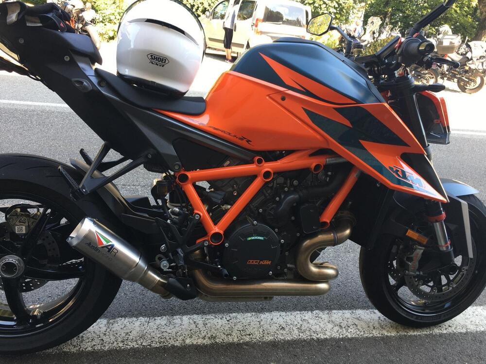 KTM 1290 Super Duke R (2020) (2)