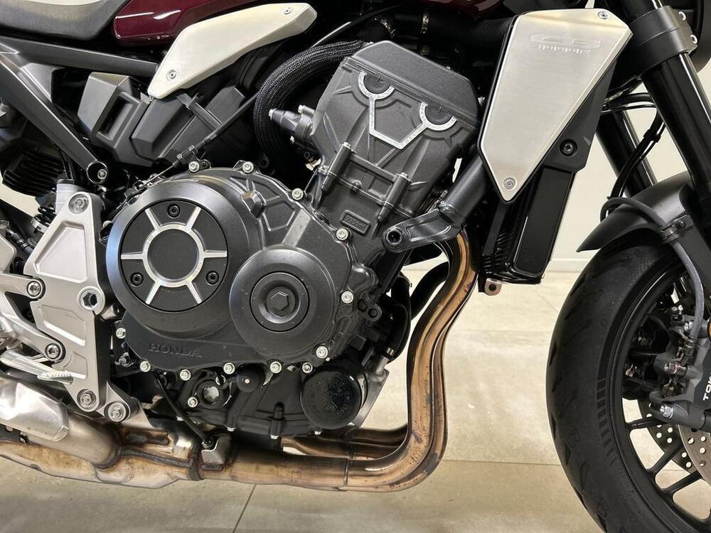 Honda CB 1000 R (2021 - 25) (11)