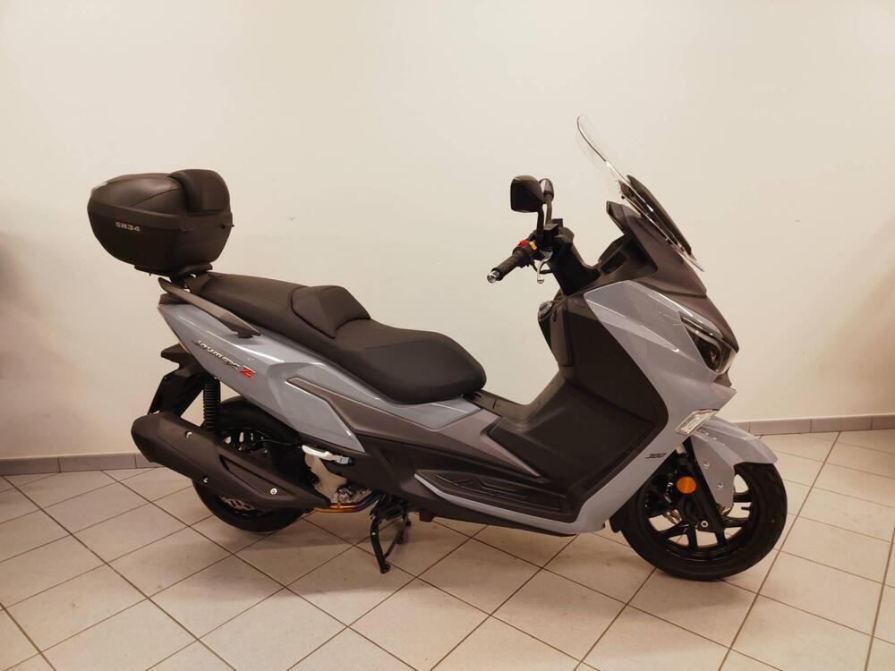 Sym Joymax 300 Z (2025 - 26) (4)