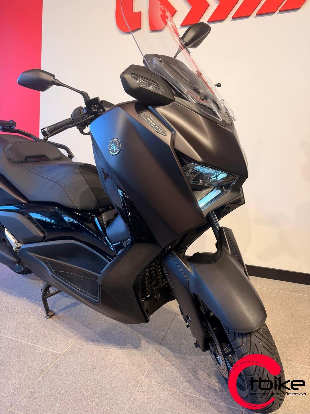 Yamaha X-Max 300 Tech Max (2025 - 26) (2)