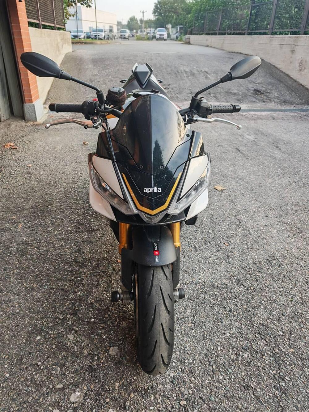 Aprilia Tuono V4 Factory (2021 - 24) (4)