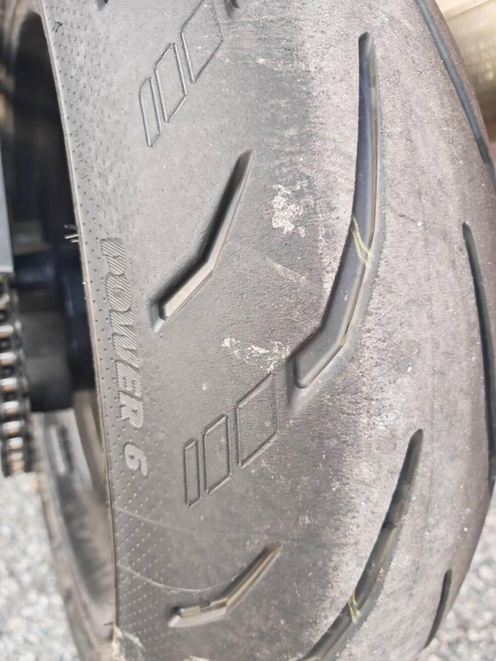 Aprilia Tuono V4 Factory (2021 - 24) (8)