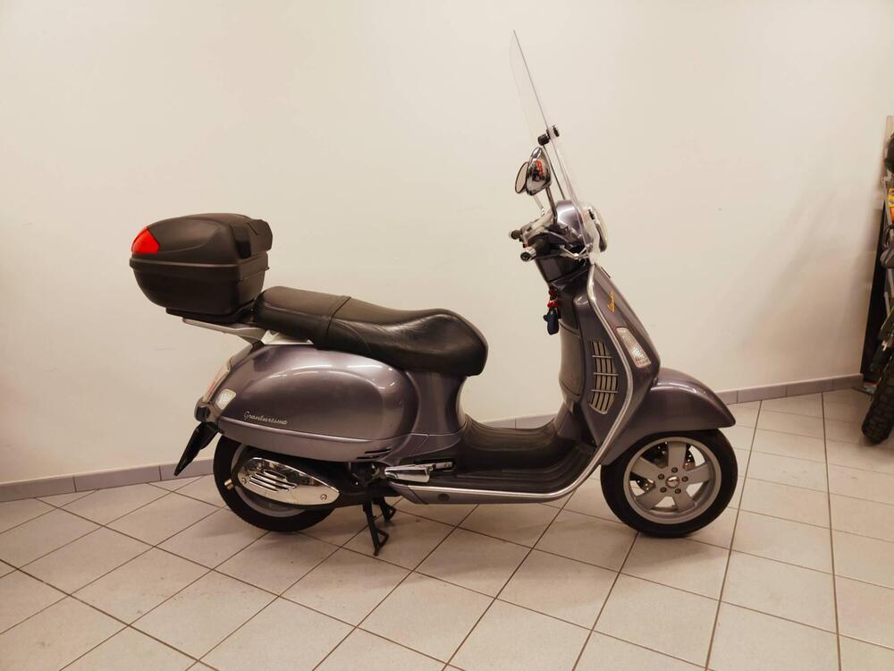 Vespa Granturismo 200 L (3)