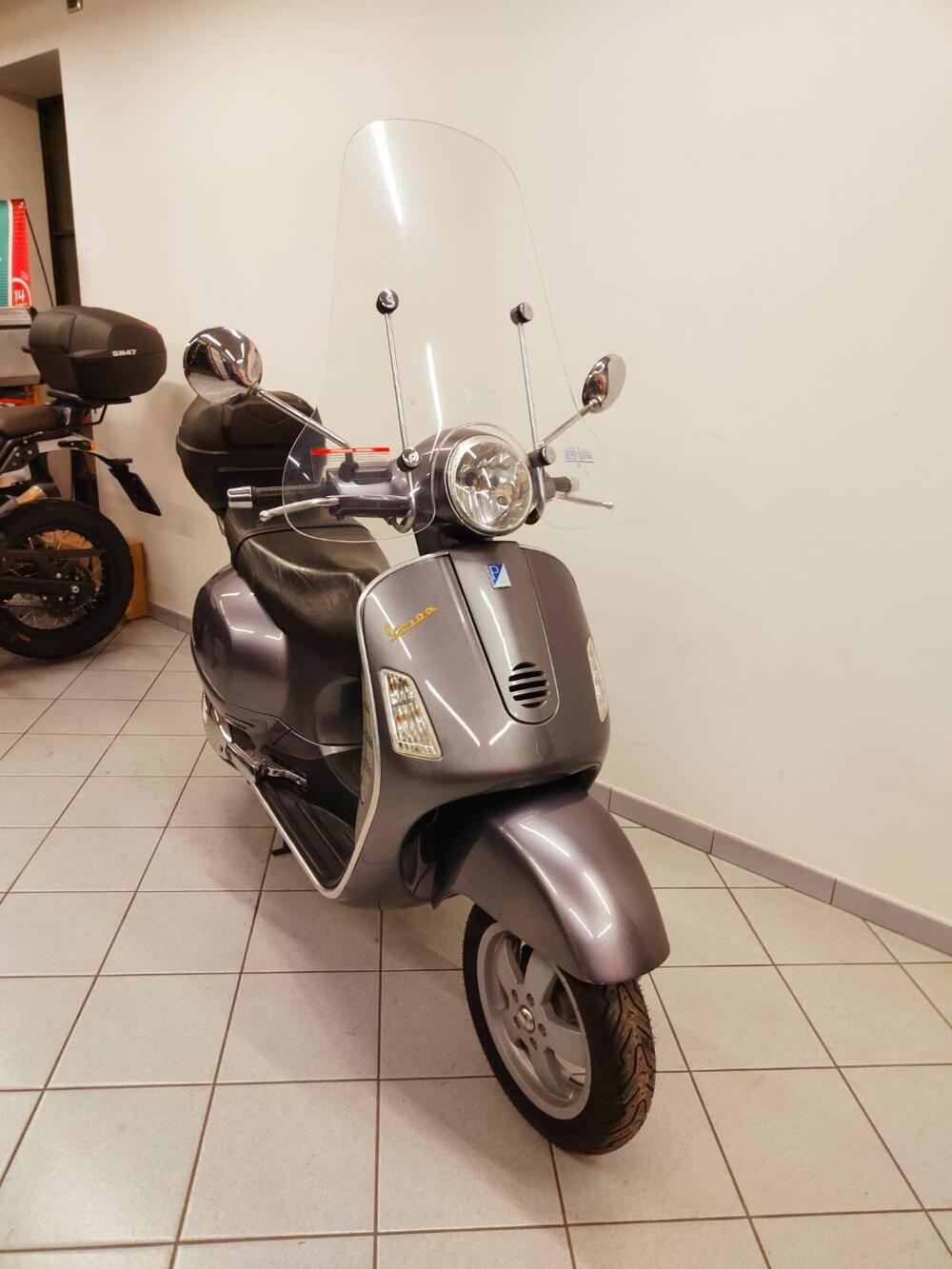 Vespa Granturismo 200 L (5)
