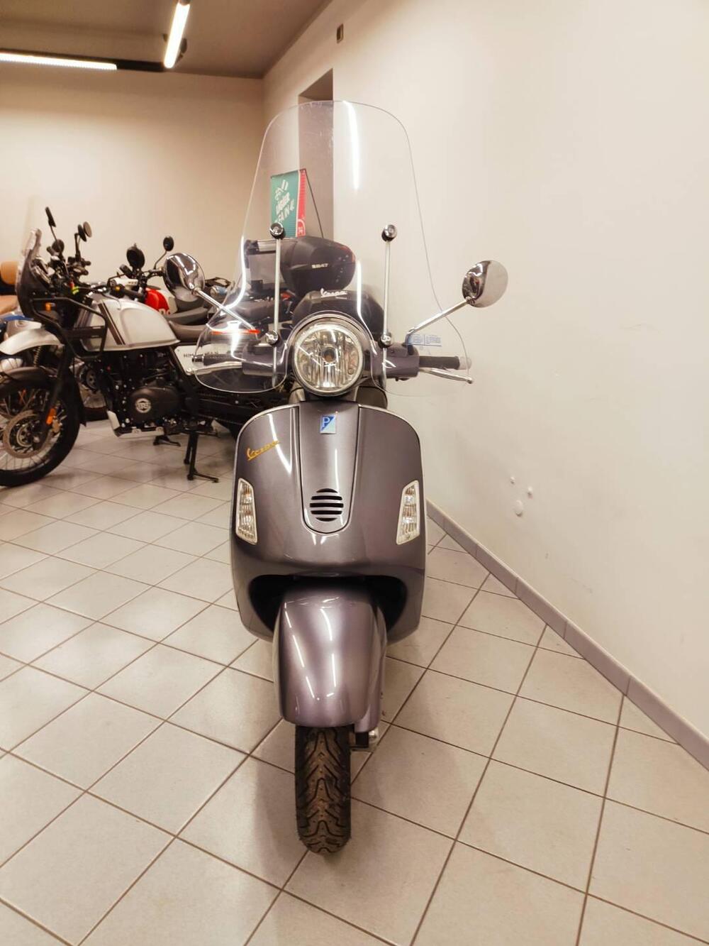 Vespa Granturismo 200 L (6)