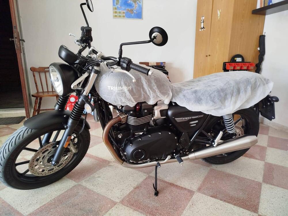Triumph Speed Twin 900 (2023 - 24) (2)