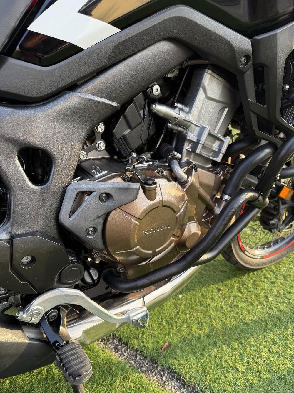 Honda Africa Twin CRF 1000L (2016 - 17) (8)