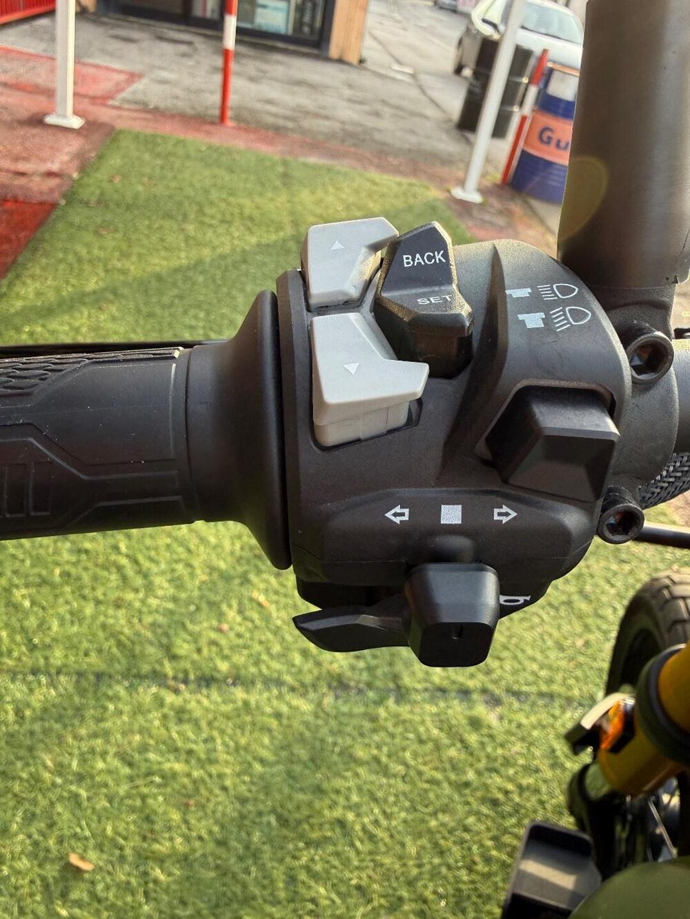 Moto Morini SEIEMMEZZO SCR (2022 - 26) (12)