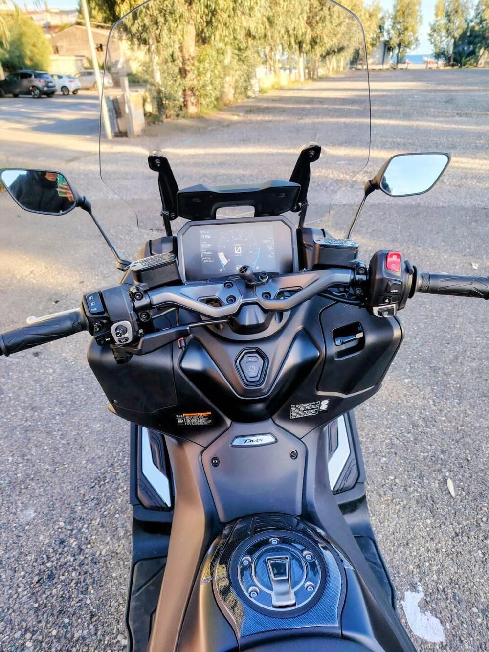 Yamaha T-Max 560 (2022 - 24) (5)