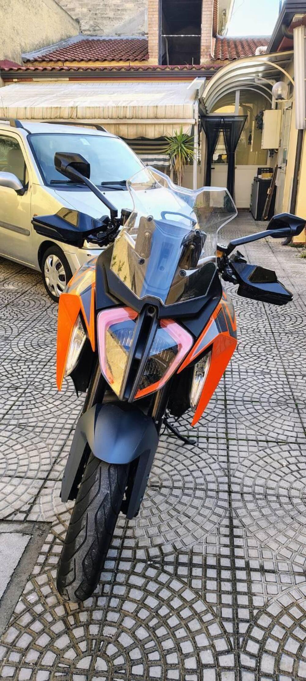 KTM 1290 Super Duke GT (2022 - 25) (4)