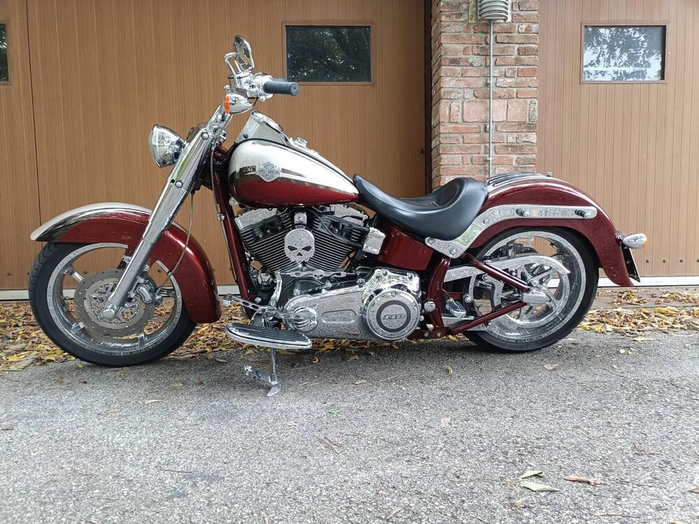 Harley-Davidson 1800 Convertible (2010 - 11) - FLSTSE (2)