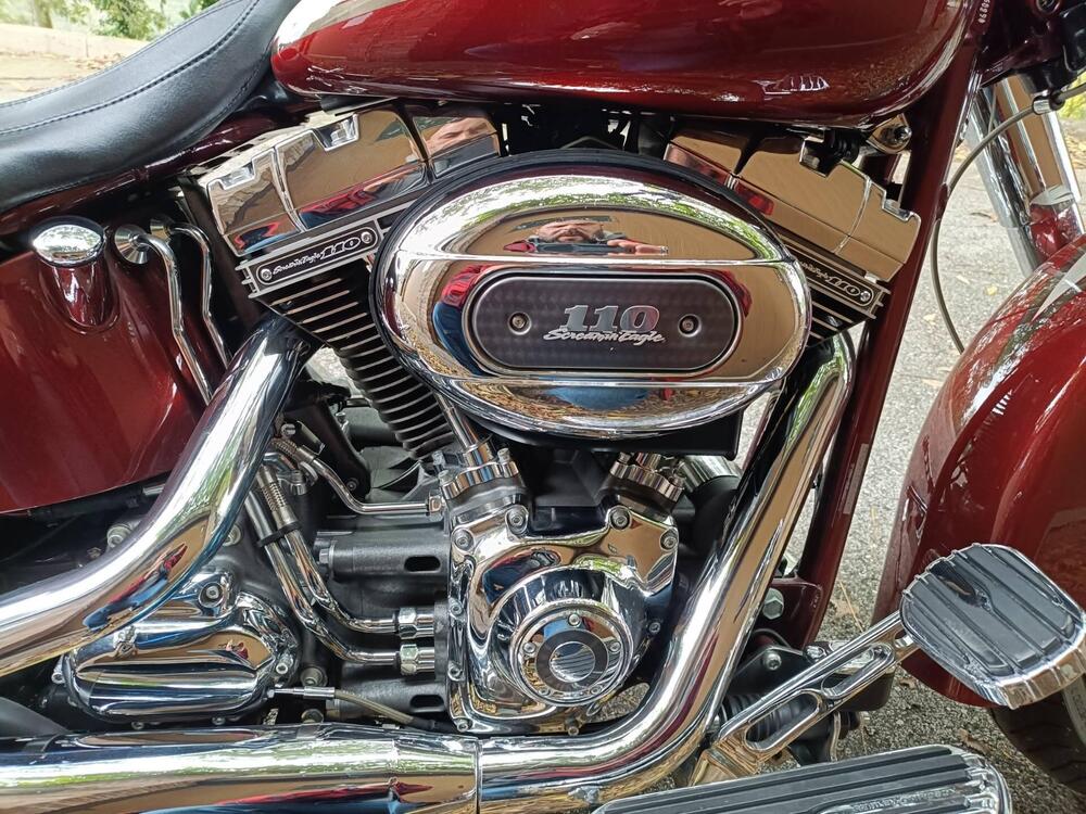 Harley-Davidson 1800 Convertible (2010 - 11) - FLSTSE (3)