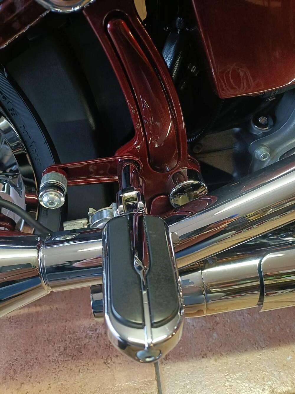 Harley-Davidson 1800 Convertible (2010 - 11) - FLSTSE (14)