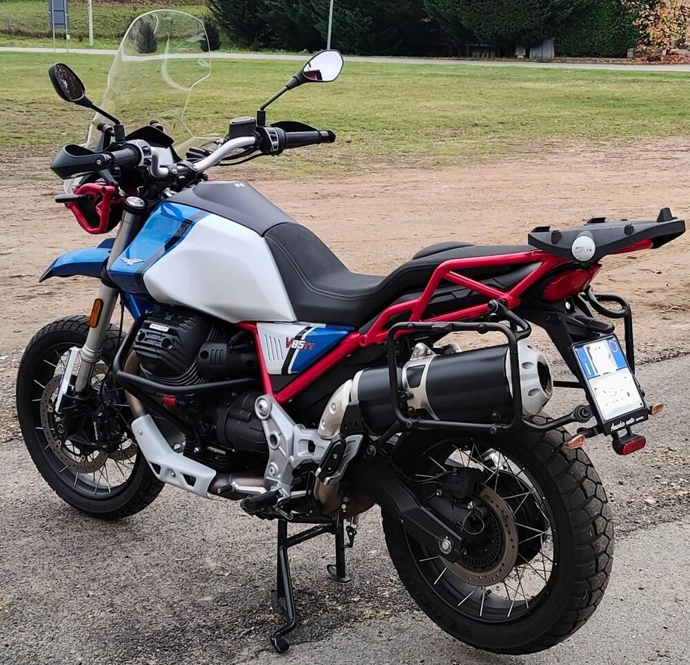 Moto Guzzi V85 TT Evocative Graphics (2021 - 23)