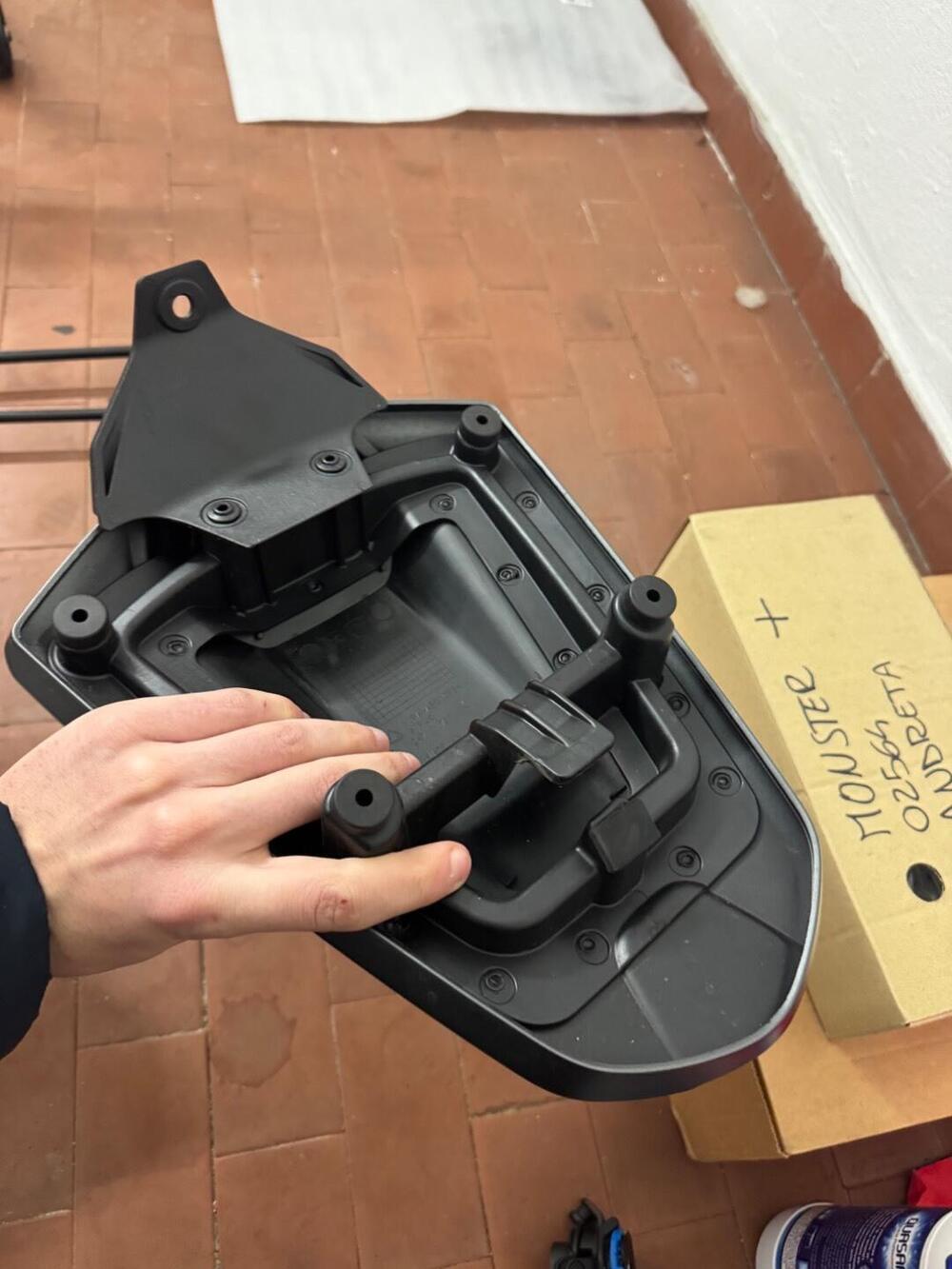 Cover sella monoposto + slider + carrello Ducati (4)