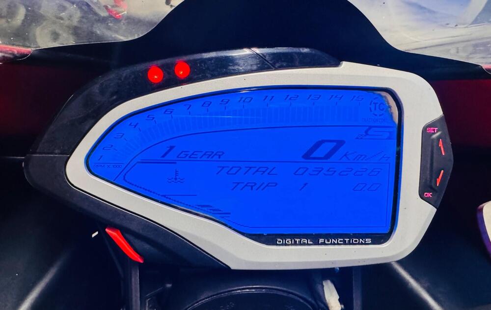 MV Agusta F4 1000 (2010 - 15) (8)