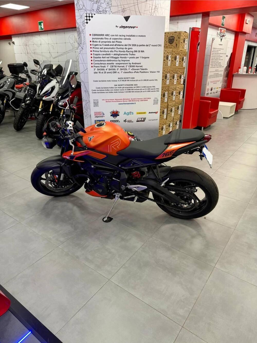 Triumph Street Triple 765 R (2023 - 26) (3)